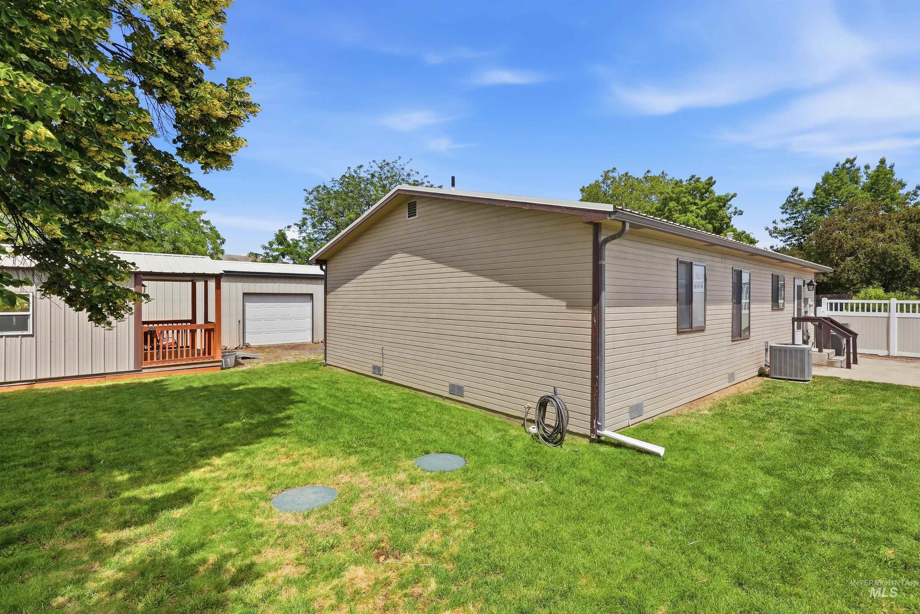 1469 16th Avenue, Clarkston, Washington 99403, 3 Bedrooms, 2 Bathrooms, Residential For Sale, Price $375,000, 98990649