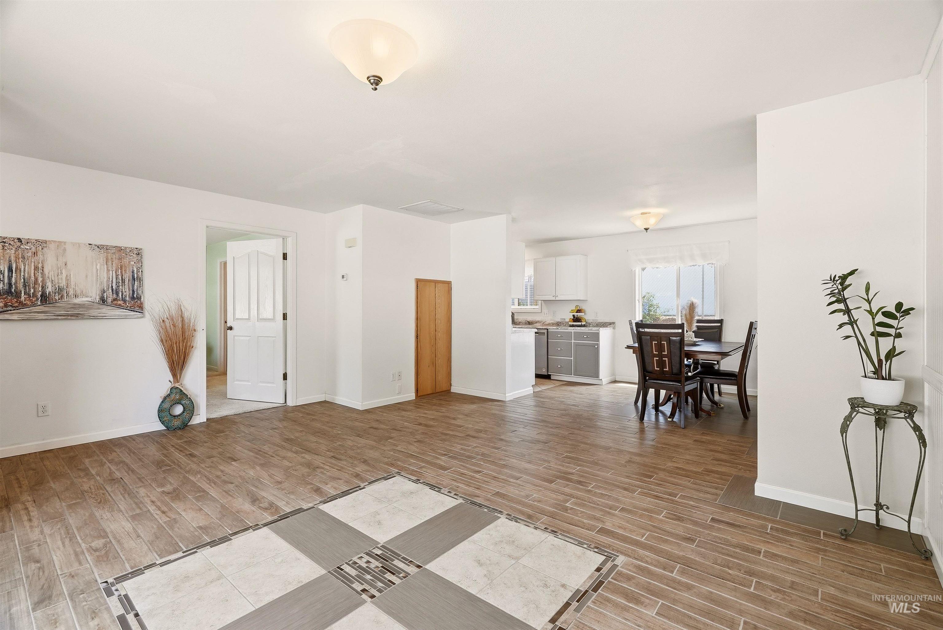 1469 16th Avenue, Clarkston, Washington 99403, 3 Bedrooms, 2 Bathrooms, Residential For Sale, Price $375,000, 98990649