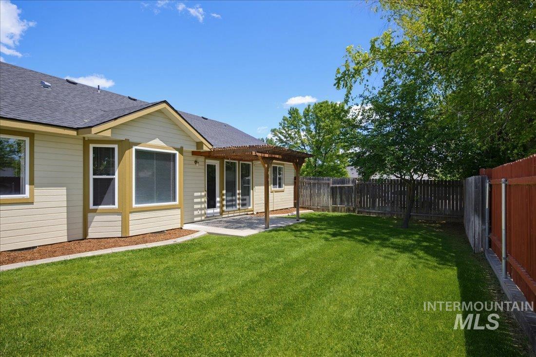 2861 W Forecast Street, Meridian, Idaho 83642, 3 Bedrooms, 2 Bathrooms, Residential For Sale, Price $439,000, 98990650