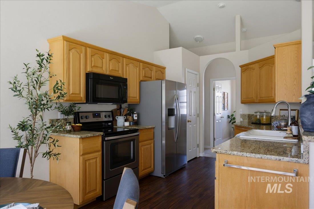 2861 W Forecast Street, Meridian, Idaho 83642, 3 Bedrooms, 2 Bathrooms, Residential For Sale, Price $439,000, 98990650