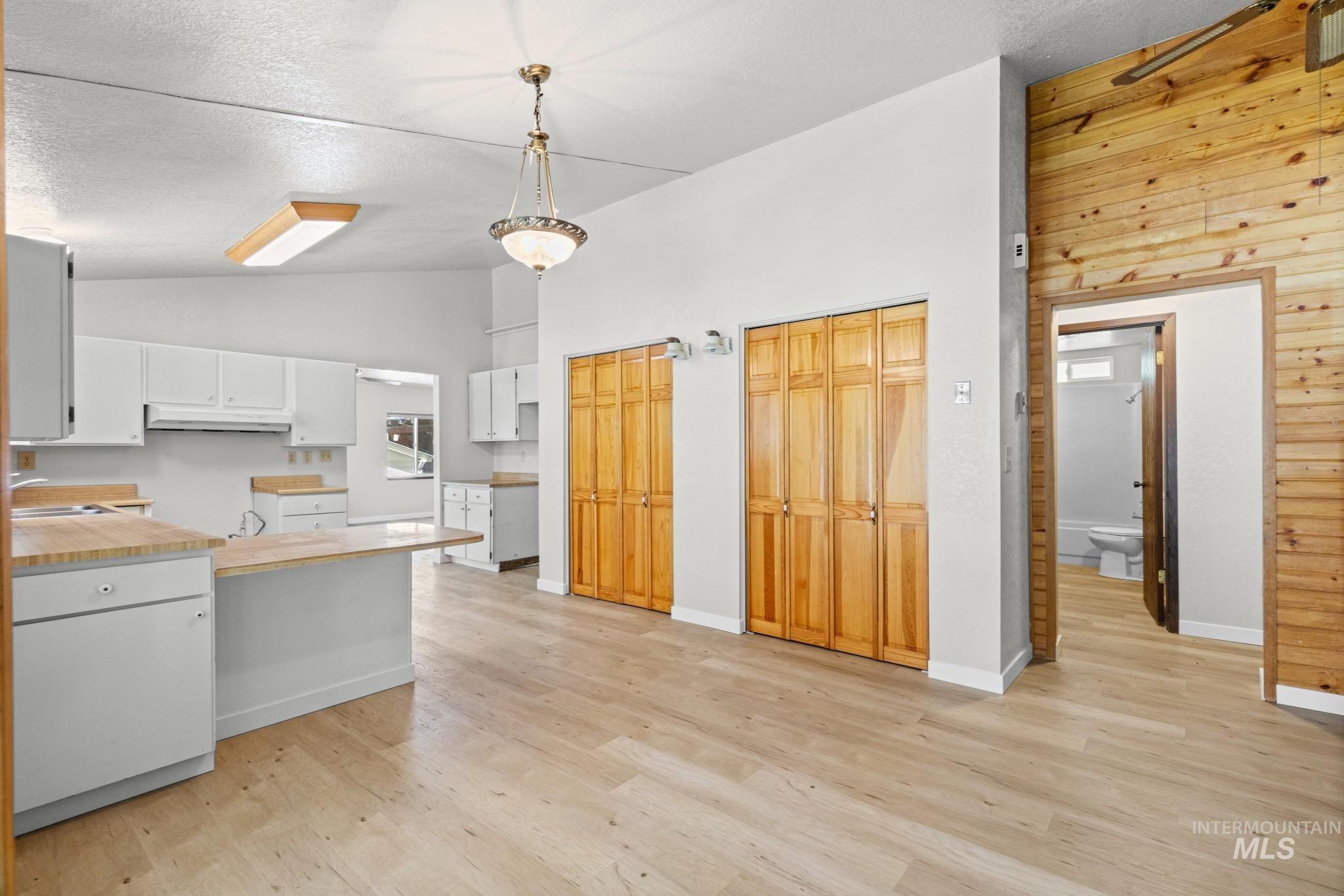 18 Hida Way, Lowman, Idaho 83637, 2 Bedrooms, 2 Bathrooms, Residential For Sale, Price $399,000, 98990652