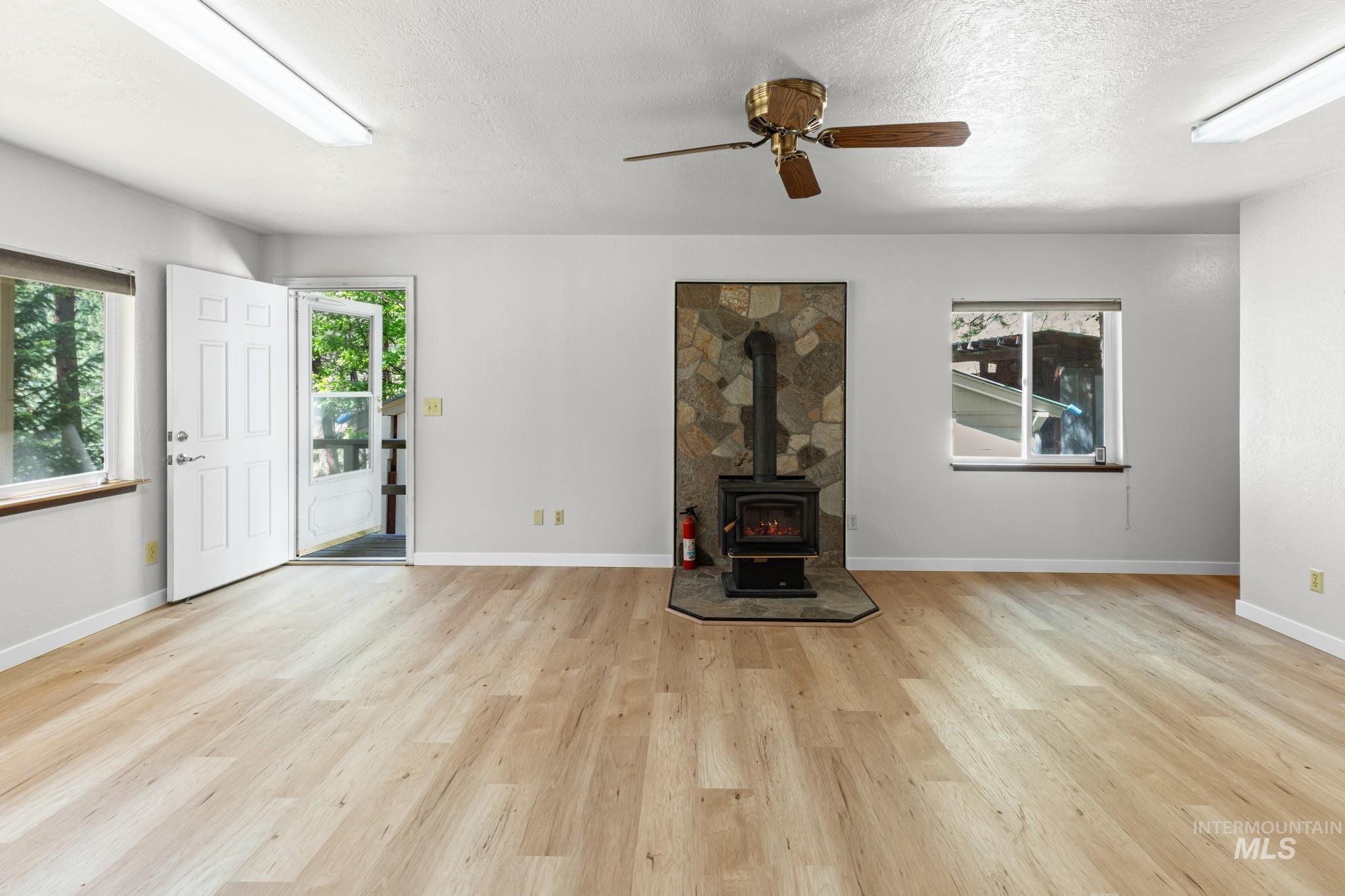 18 Hida Way, Lowman, Idaho 83637, 2 Bedrooms, 2 Bathrooms, Residential For Sale, Price $399,000, 98990652