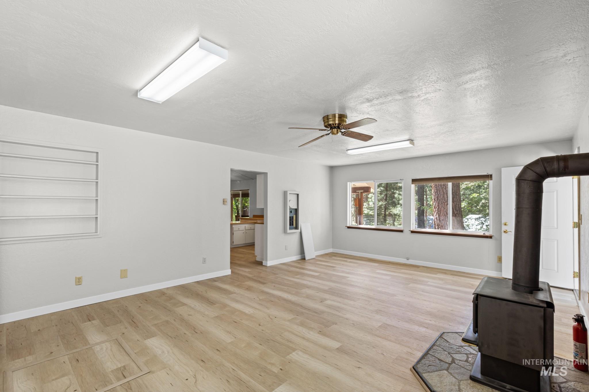 18 Hida Way, Lowman, Idaho 83637, 2 Bedrooms, 2 Bathrooms, Residential For Sale, Price $399,000, 98990652