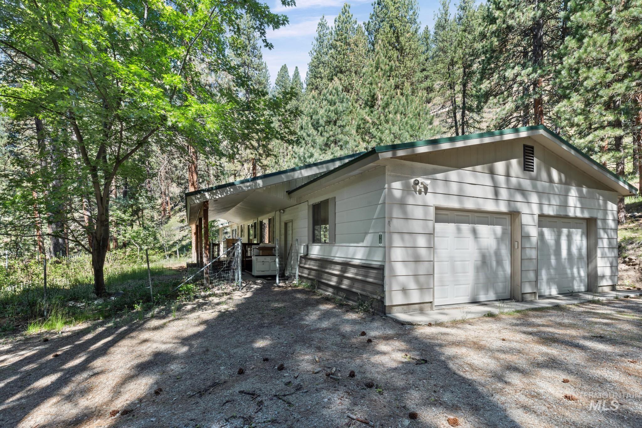 18 Hida Way, Lowman, Idaho 83637, 2 Bedrooms, 2 Bathrooms, Residential For Sale, Price $399,000, 98990652