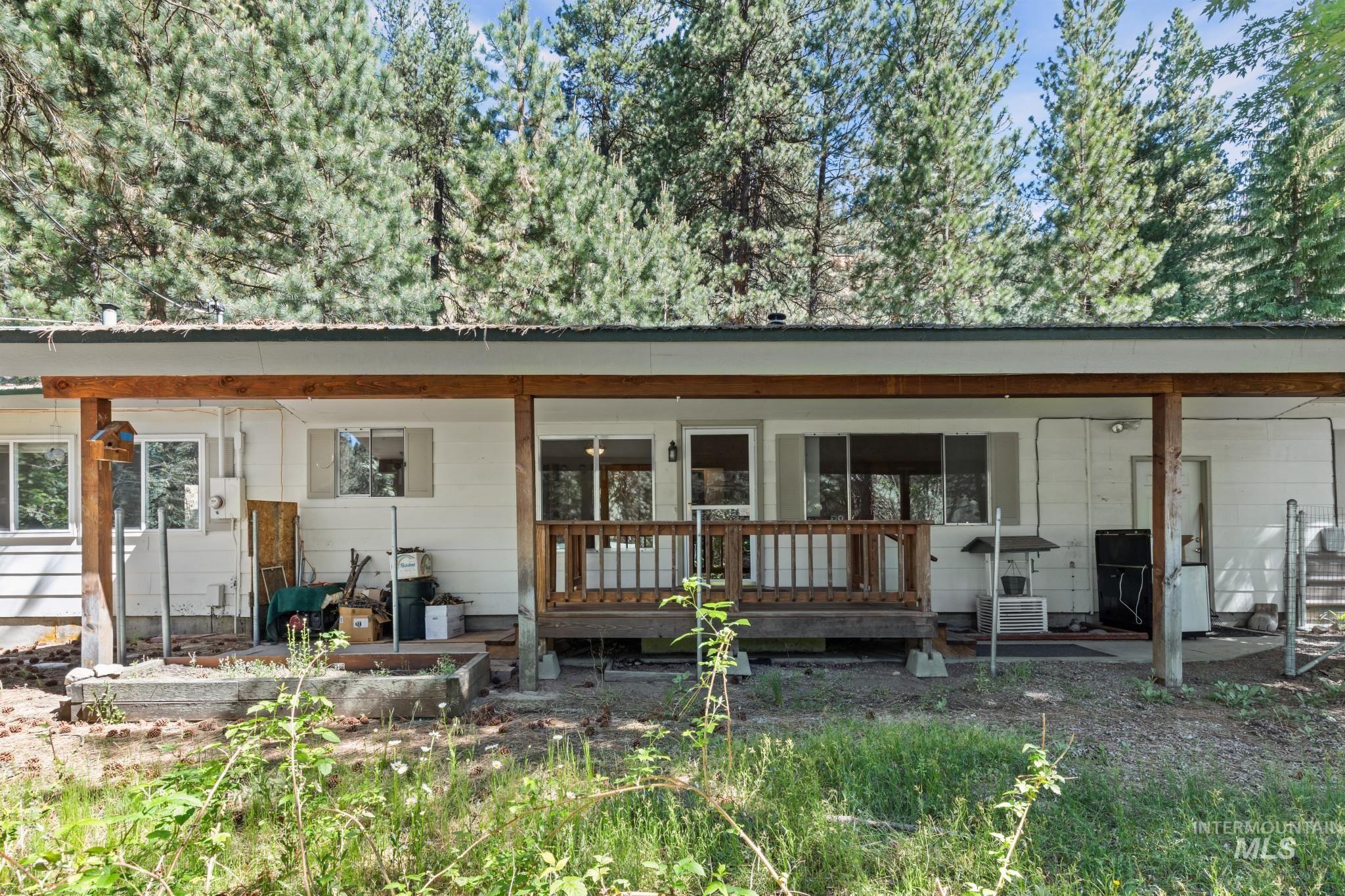 18 Hida Way, Lowman, Idaho 83637, 2 Bedrooms, 2 Bathrooms, Residential For Sale, Price $399,000, 98990652