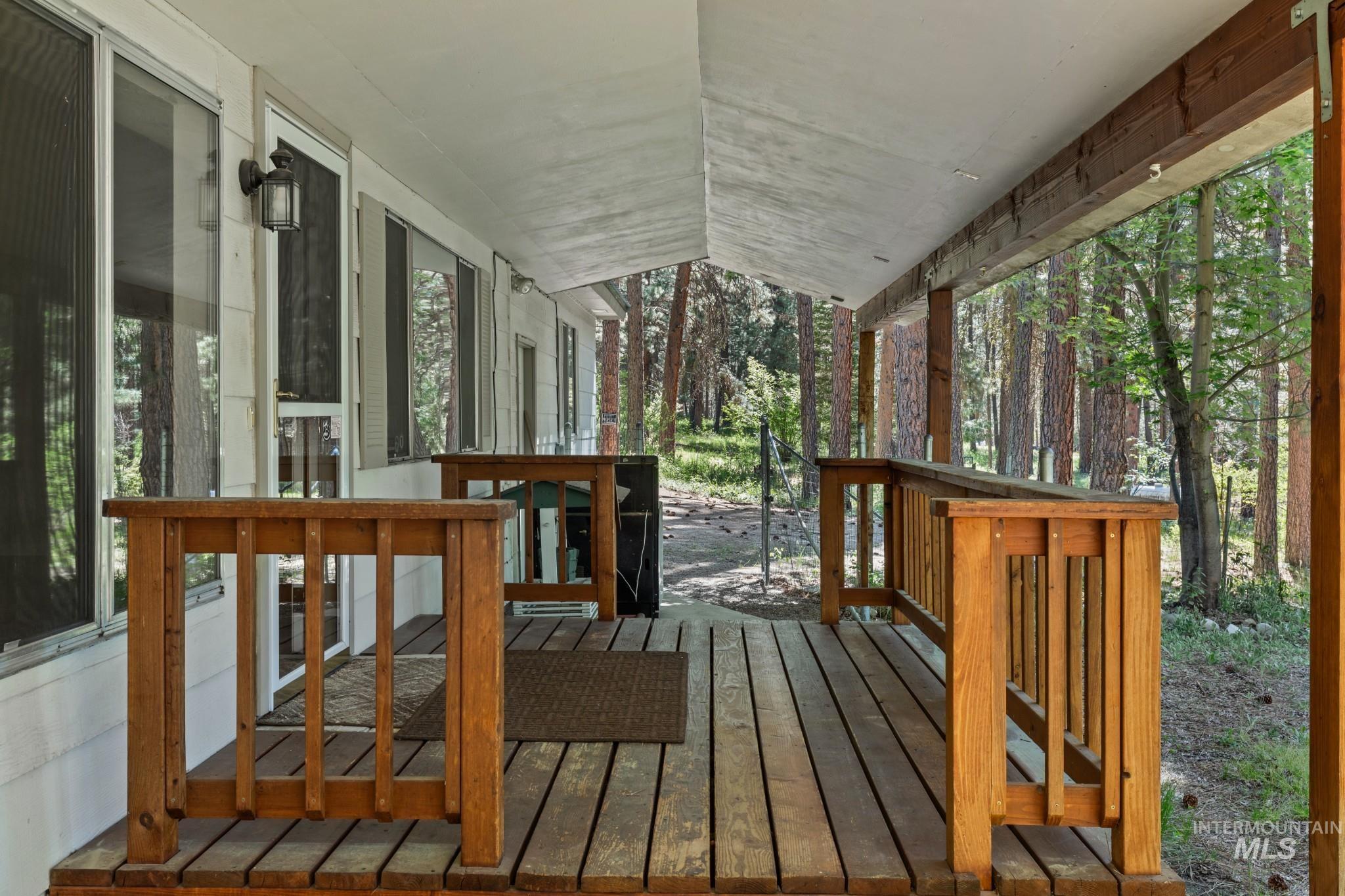 18 Hida Way, Lowman, Idaho 83637, 2 Bedrooms, 2 Bathrooms, Residential For Sale, Price $399,000, 98990652