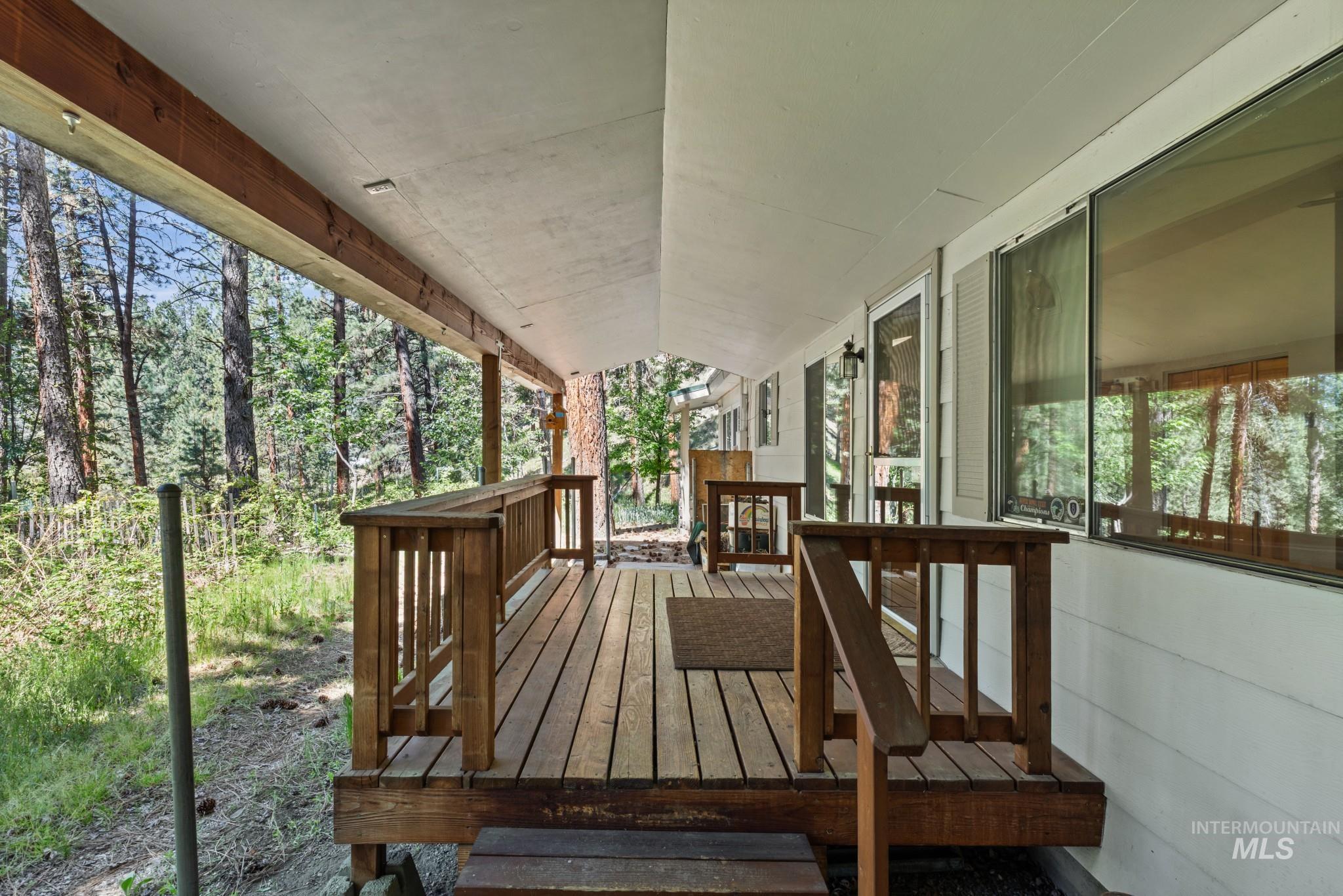 18 Hida Way, Lowman, Idaho 83637, 2 Bedrooms, 2 Bathrooms, Residential For Sale, Price $399,000, 98990652