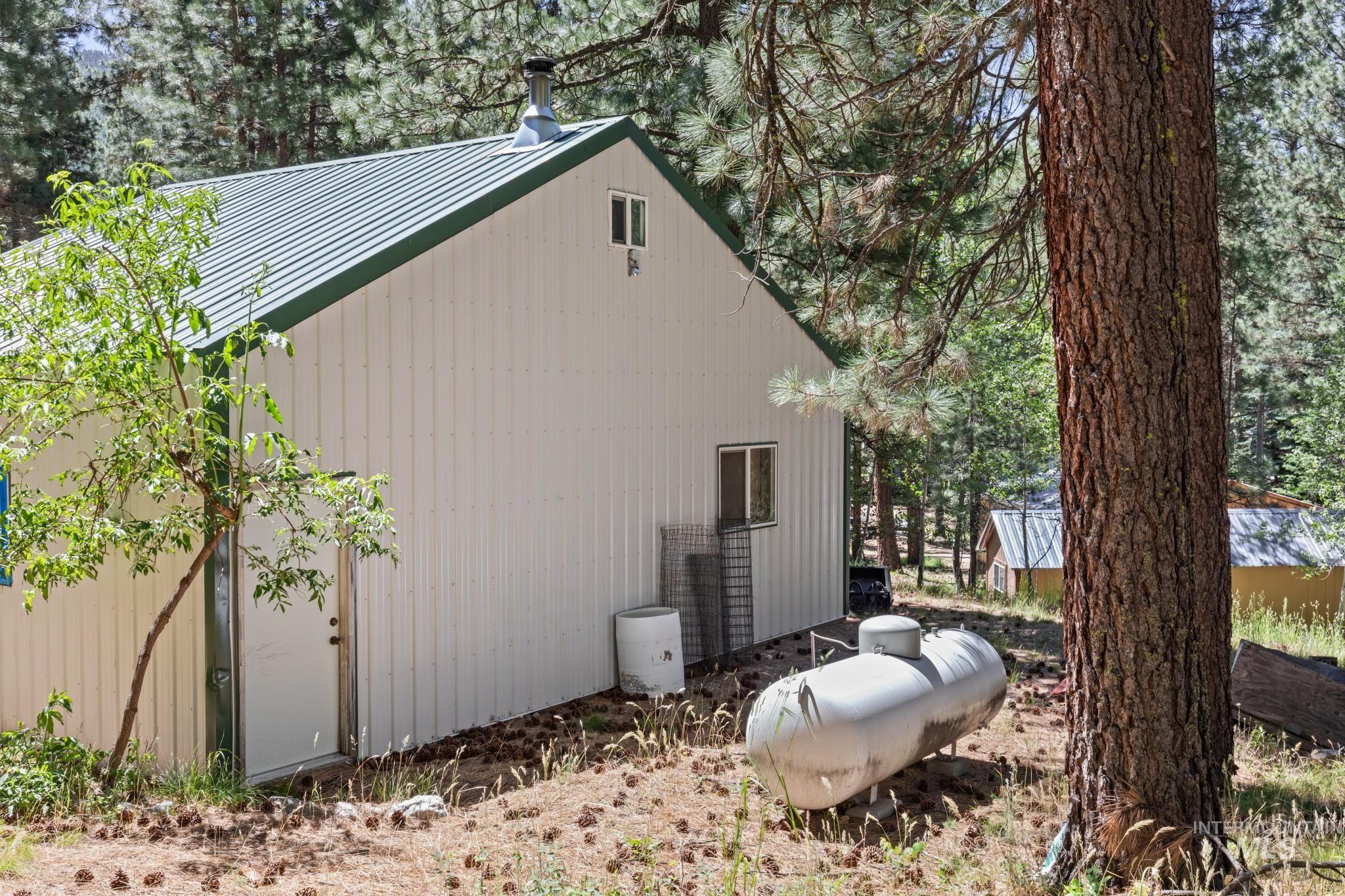 18 Hida Way, Lowman, Idaho 83637, 3 Bedrooms, 2 Bathrooms, Residential For Sale, Price $425,000, 98990652