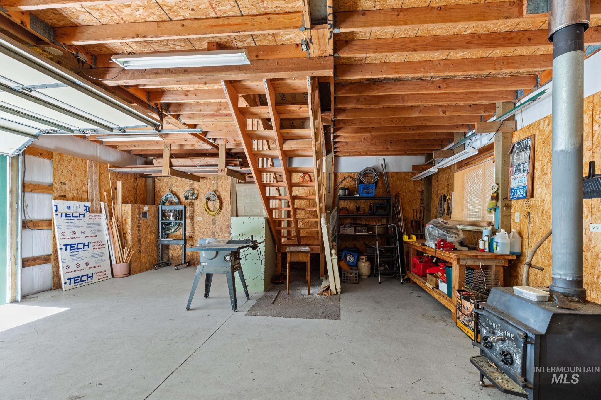 18 Hida Way, Lowman, Idaho 83637, 3 Bedrooms, 2 Bathrooms, Residential For Sale, Price $425,000, 98990652