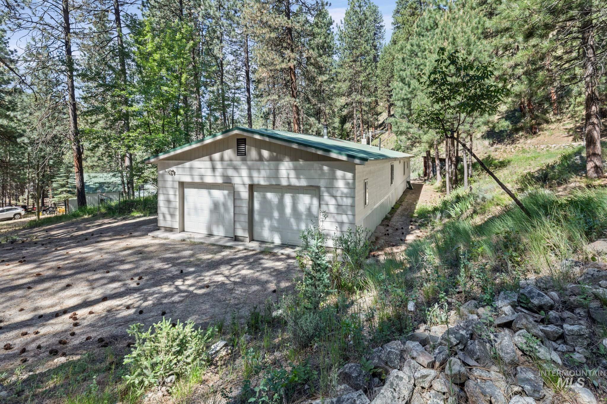 18 Hida Way, Lowman, Idaho 83637, 2 Bedrooms, 2 Bathrooms, Residential For Sale, Price $399,000, 98990652
