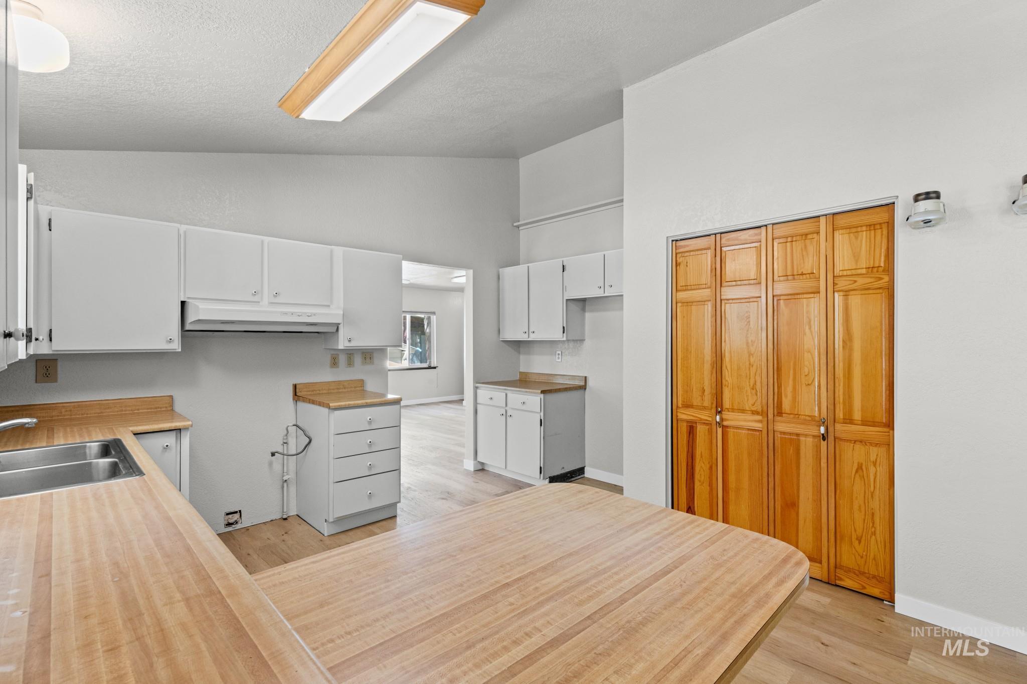 18 Hida Way, Lowman, Idaho 83637, 2 Bedrooms, 2 Bathrooms, Residential For Sale, Price $399,000, 98990652