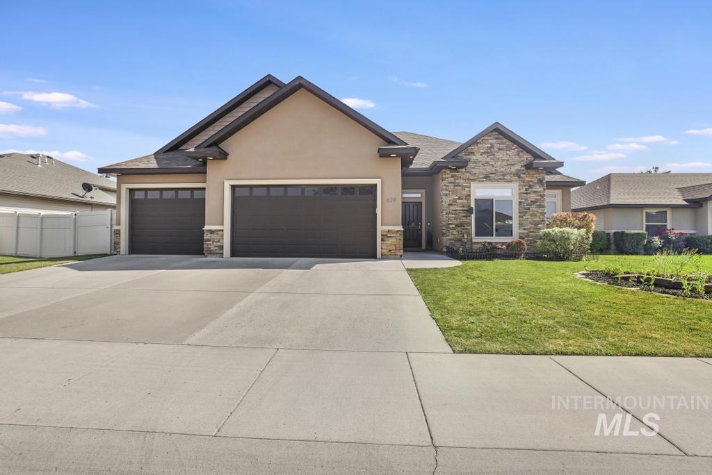 629 Lochsa Road, Twin Falls, Idaho 83301, 4 Bedrooms, 2.5 Bathrooms, Residential For Sale, Price $590,500, 98990653