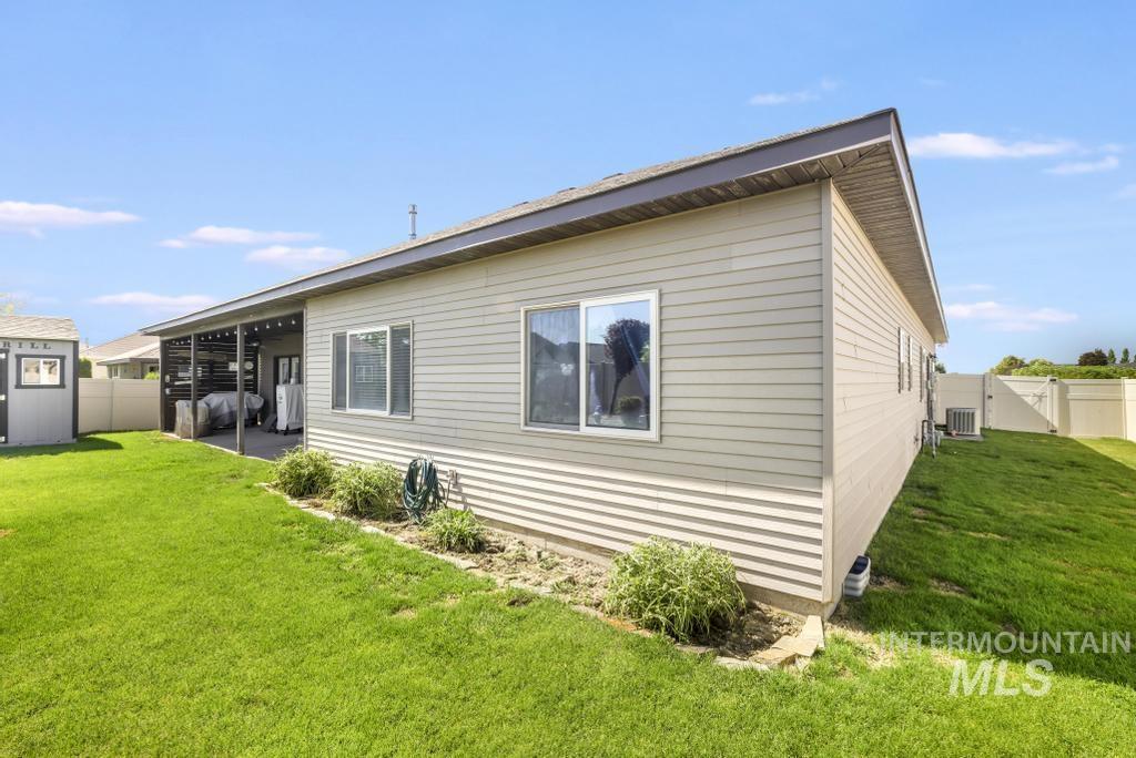 629 Lochsa Road, Twin Falls, Idaho 83301, 4 Bedrooms, 3 Bathrooms, Residential For Sale, Price $599,900, 98990653