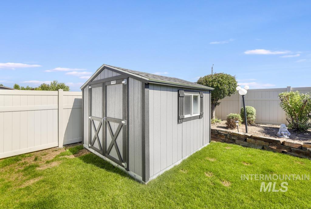 629 Lochsa Road, Twin Falls, Idaho 83301, 4 Bedrooms, 3 Bathrooms, Residential For Sale, Price $599,900, 98990653