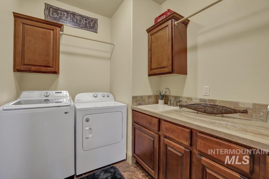 629 Lochsa Road, Twin Falls, Idaho 83301, 4 Bedrooms, 2.5 Bathrooms, Residential For Sale, Price $590,500, 98990653