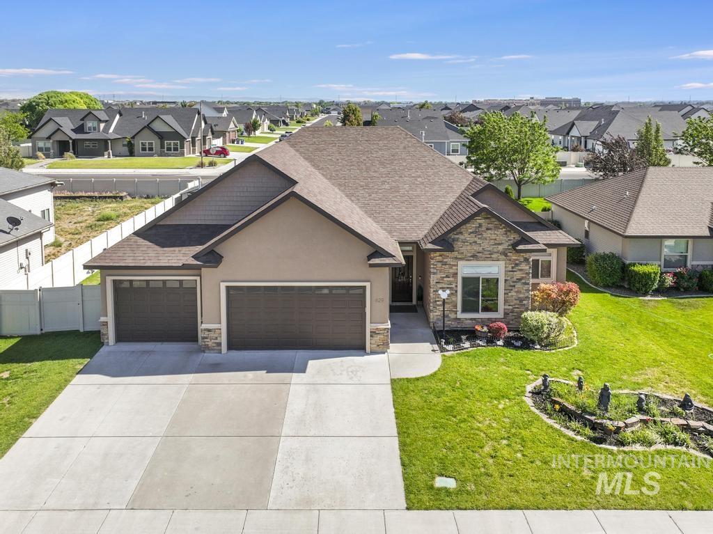 629 Lochsa Road, Twin Falls, Idaho 83301, 4 Bedrooms, 3 Bathrooms, Residential For Sale, Price $599,900, 98990653