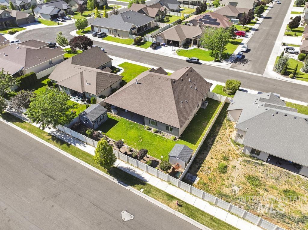 629 Lochsa Road, Twin Falls, Idaho 83301, 4 Bedrooms, 3 Bathrooms, Residential For Sale, Price $599,900, 98990653