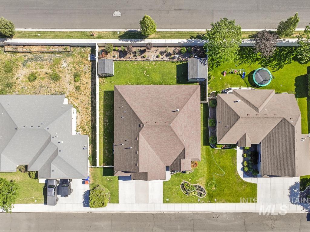629 Lochsa Road, Twin Falls, Idaho 83301, 4 Bedrooms, 3 Bathrooms, Residential For Sale, Price $599,900, 98990653
