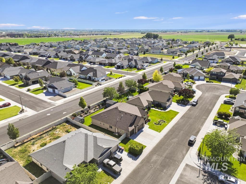 629 Lochsa Road, Twin Falls, Idaho 83301, 4 Bedrooms, 3 Bathrooms, Residential For Sale, Price $599,900, 98990653