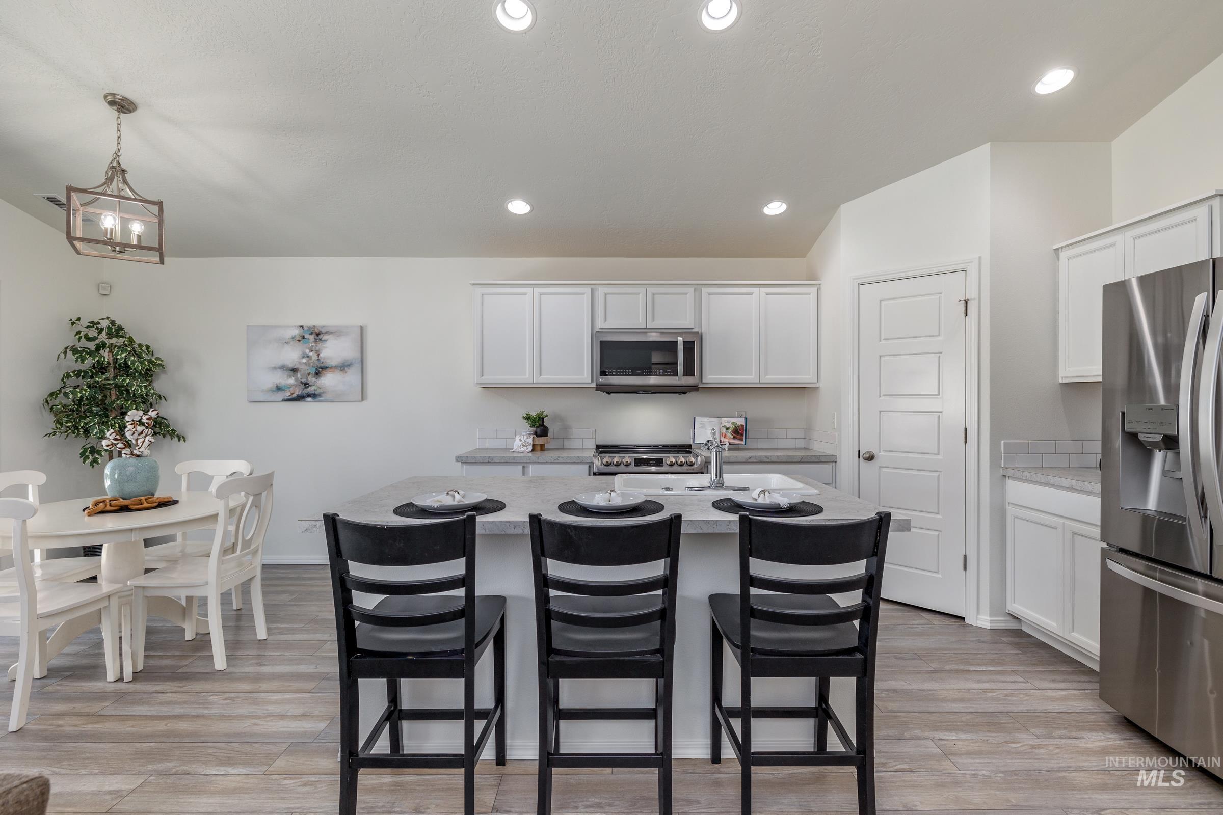 11852 W Hidden Point St, Star, Idaho 83669-6143, 3 Bedrooms, 2 Bathrooms, Residential For Sale, Price $450,000, 98990654