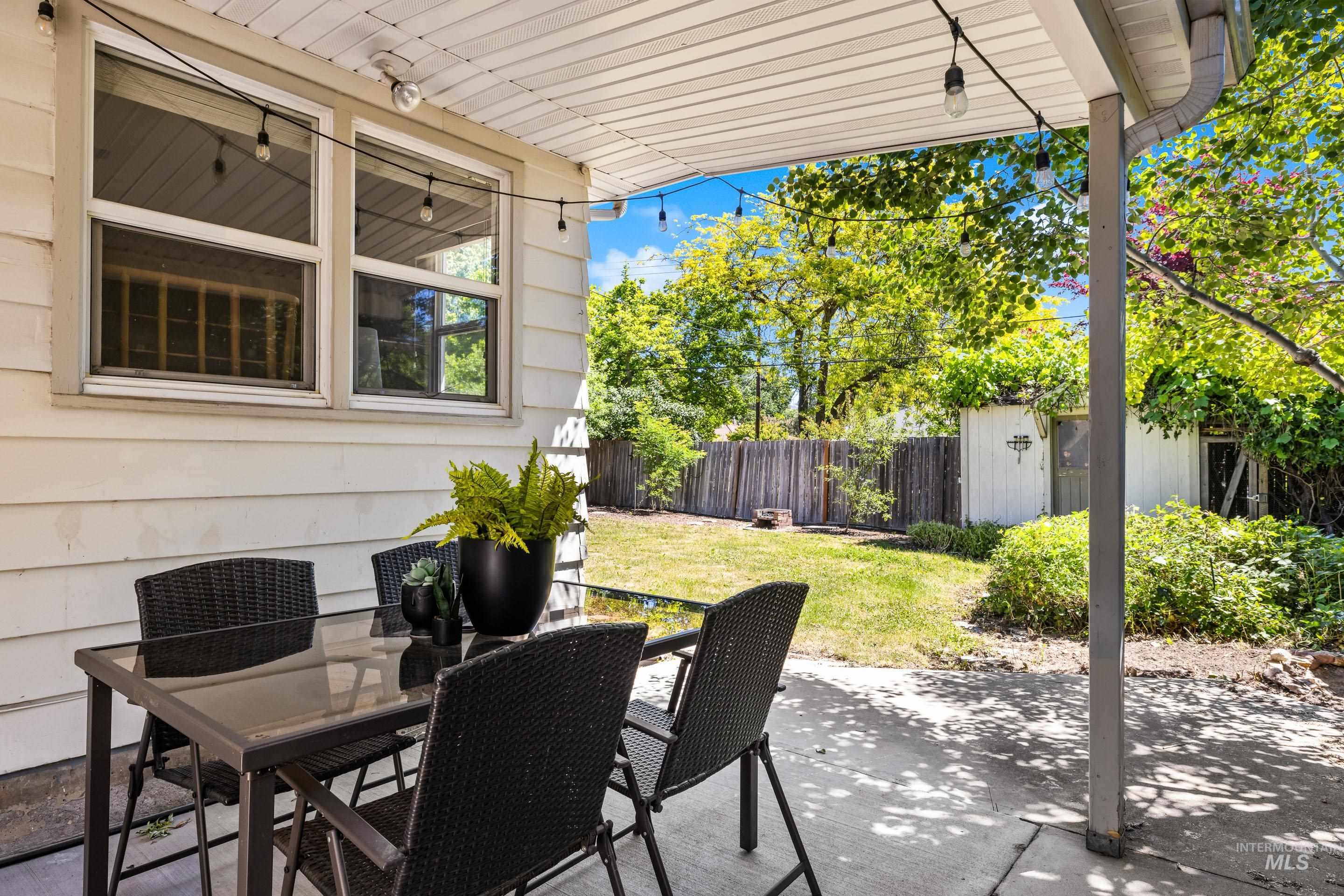 820 S Shoshone St, Boise, Idaho 83705, 3 Bedrooms, 2 Bathrooms, Residential For Sale, Price $500,000, 98990656