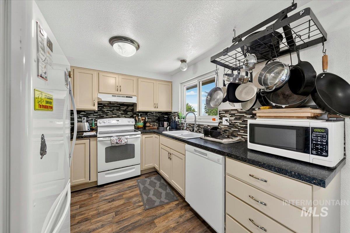 7428 W Snohomish St, Boise, Idaho 83709, 4 Bedrooms, 2 Bathrooms, Residential For Sale, Price $485,000, 98990660