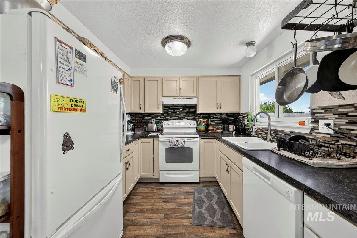7428 W Snohomish St, Boise, Idaho 83709, 4 Bedrooms, 2 Bathrooms, Residential For Sale, Price $485,000, 98990660