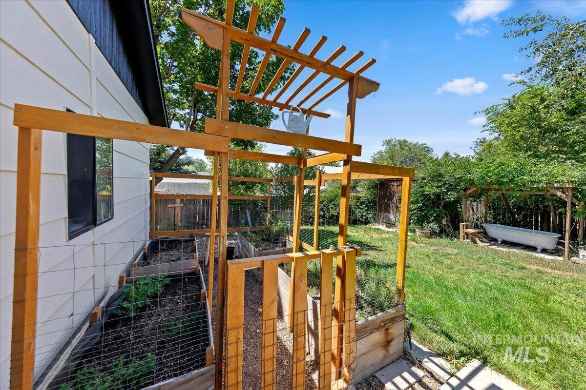 7428 W Snohomish St, Boise, Idaho 83709, 4 Bedrooms, 2 Bathrooms, Residential For Sale, Price $485,000, 98990660
