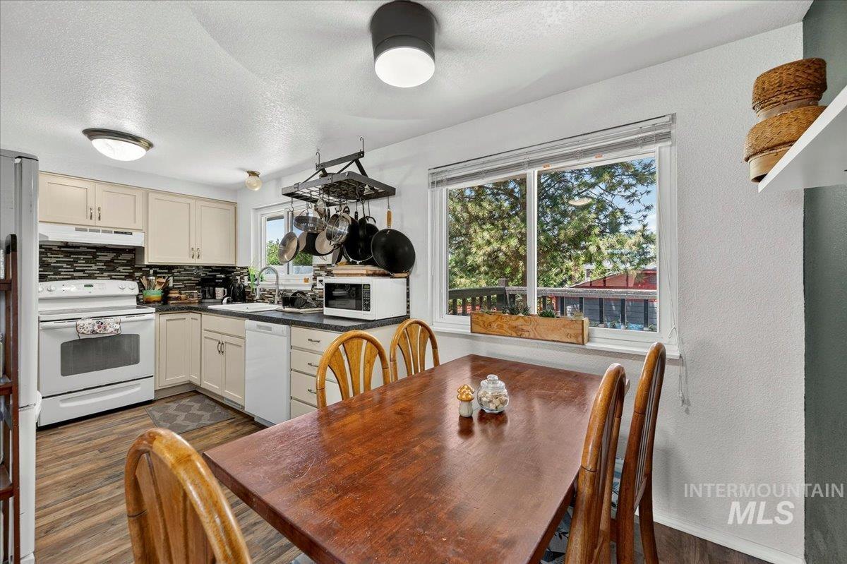 7428 W Snohomish St, Boise, Idaho 83709, 4 Bedrooms, 2 Bathrooms, Residential For Sale, Price $485,000, 98990660