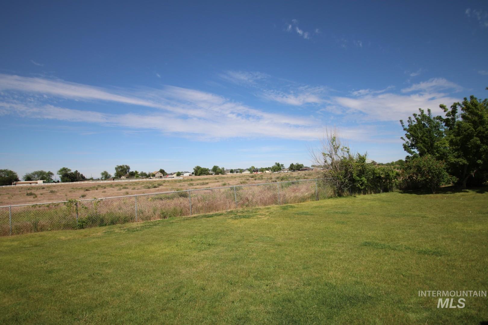 10750 W Fox Brush Dr, Boise, Idaho 83709, 3 Bedrooms, 1.5 Bathrooms, Residential For Sale, Price $449,000, 98990662
