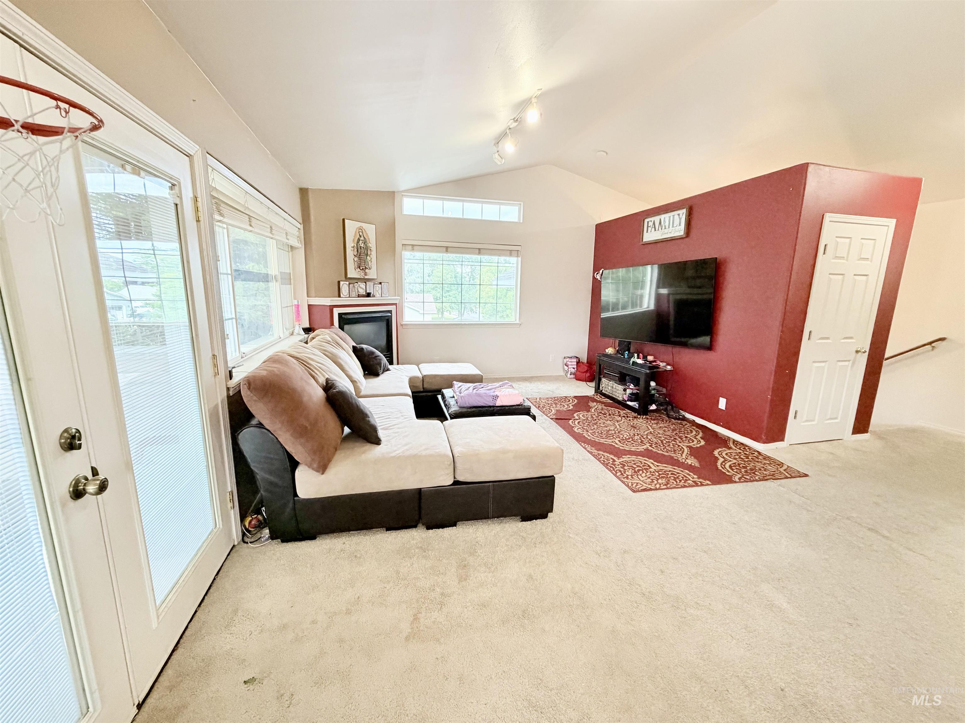 101 Jasper Dr, Kimberly, Idaho 83341, 3 Bedrooms, 3 Bathrooms, Residential For Sale, Price $385,000, 98990663