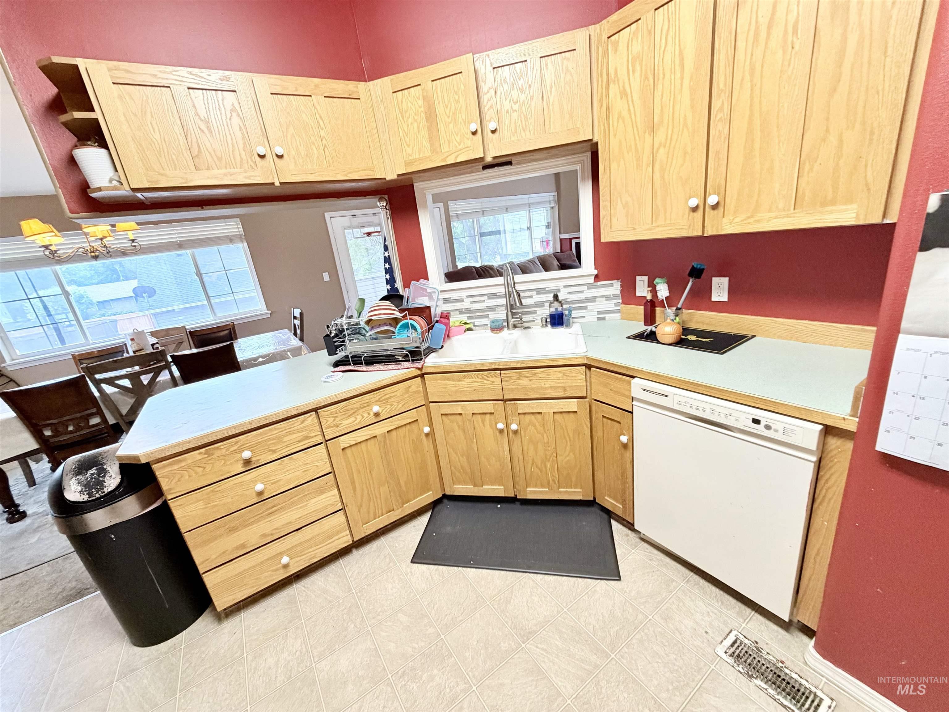 101 Jasper Dr, Kimberly, Idaho 83341, 3 Bedrooms, 3 Bathrooms, Residential For Sale, Price $385,000, 98990663