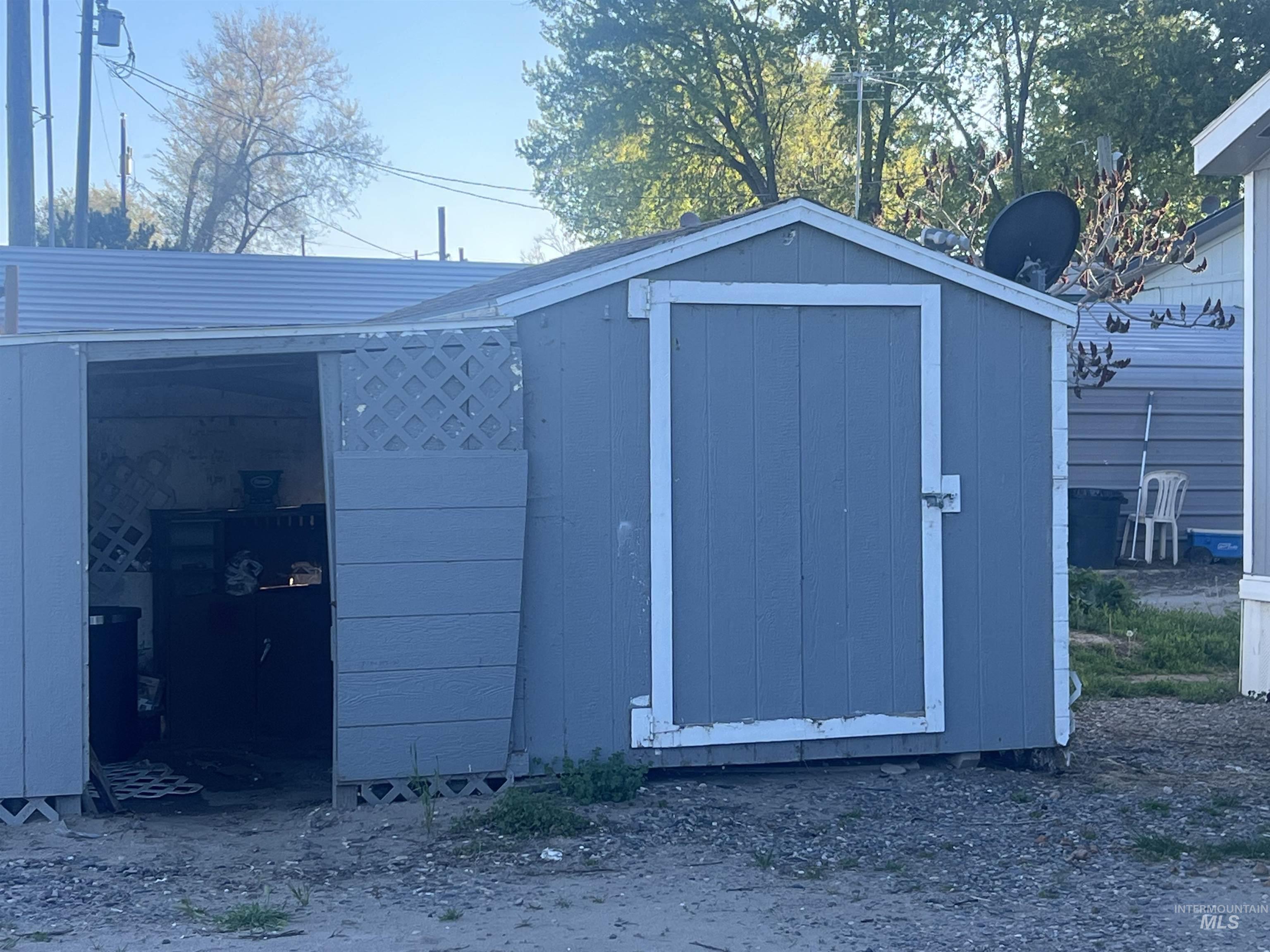 4030 River Resort Dr, Homedale, Idaho 83628, 2 Bedrooms, 2 Bathrooms, Residential For Sale, Price $105,000,MLS 98990665