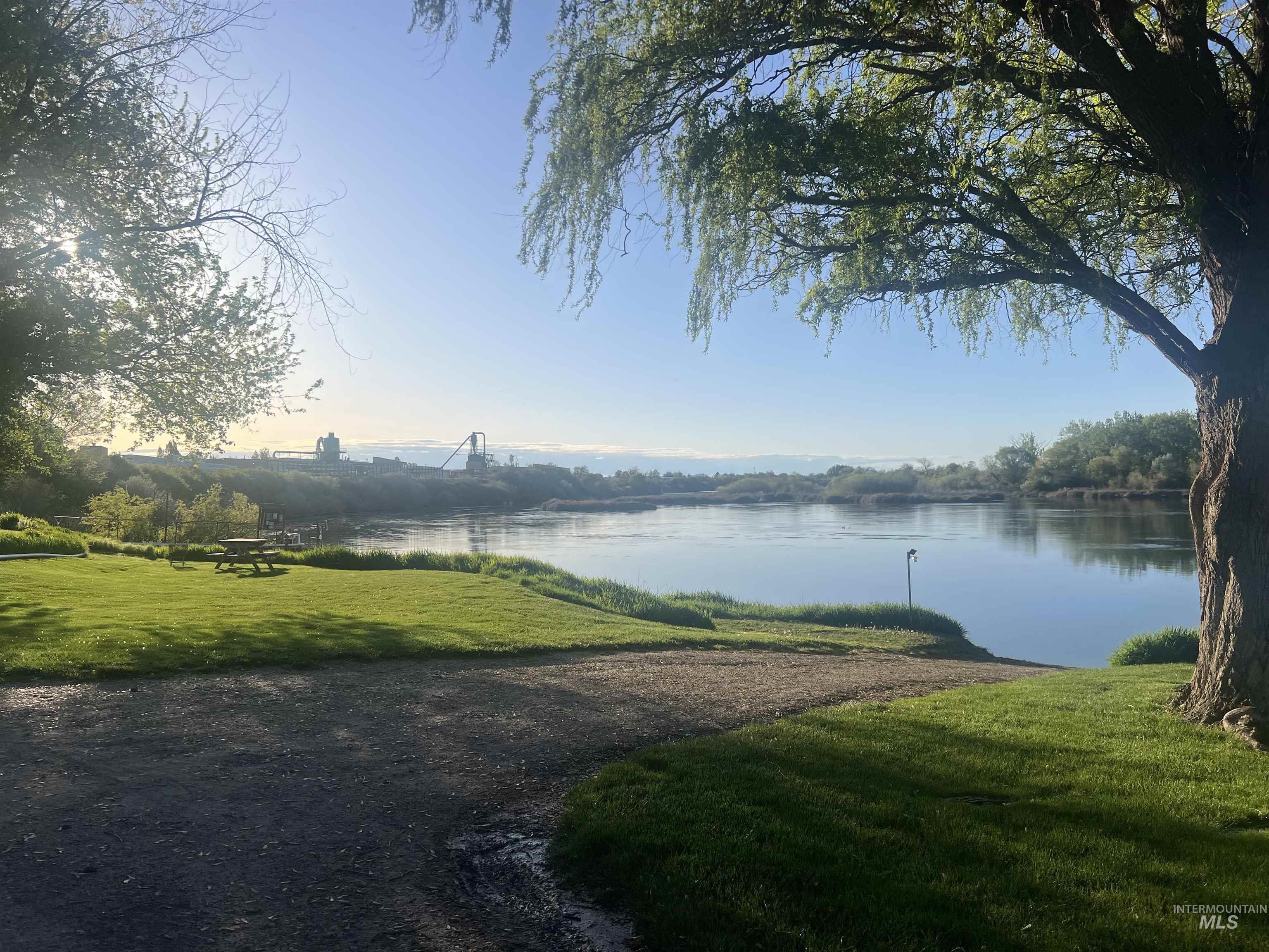 4030 River Resort Dr, Homedale, Idaho 83628, 2 Bedrooms, 2 Bathrooms, Residential For Sale, Price $105,000,MLS 98990665