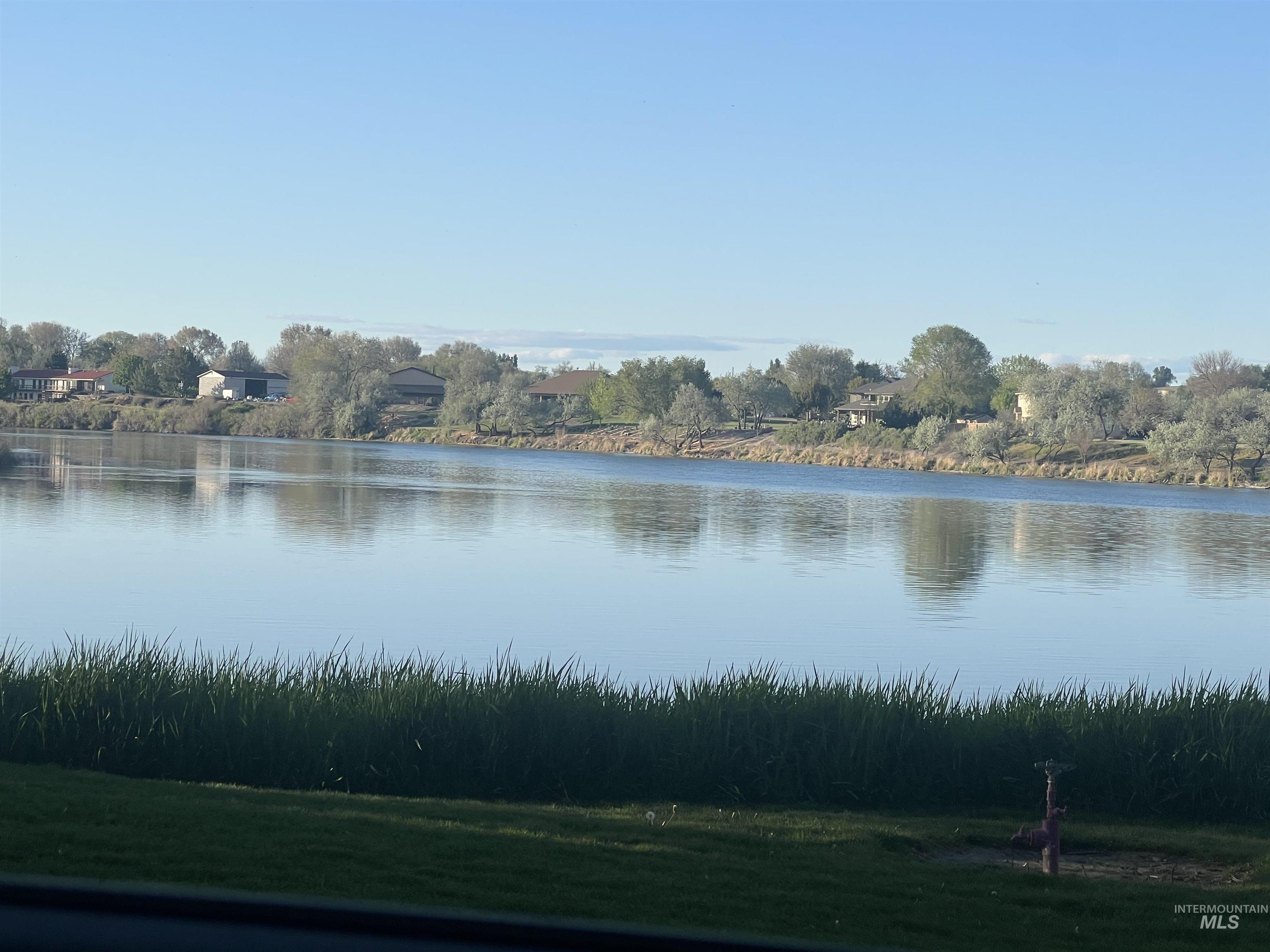 4030 River Resort Dr, Homedale, Idaho 83628, 2 Bedrooms, 2 Bathrooms, Residential For Sale, Price $105,000,MLS 98990665