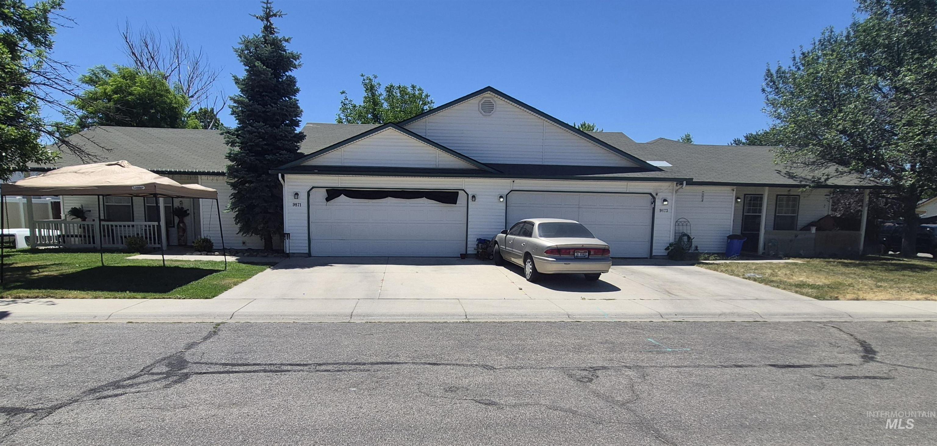 9871 S Mesquite Ct, Boise, Idaho 83704, 3 Bedrooms, 2 Bathrooms, Residential Income For Sale, Price $679,000,MLS 98990666