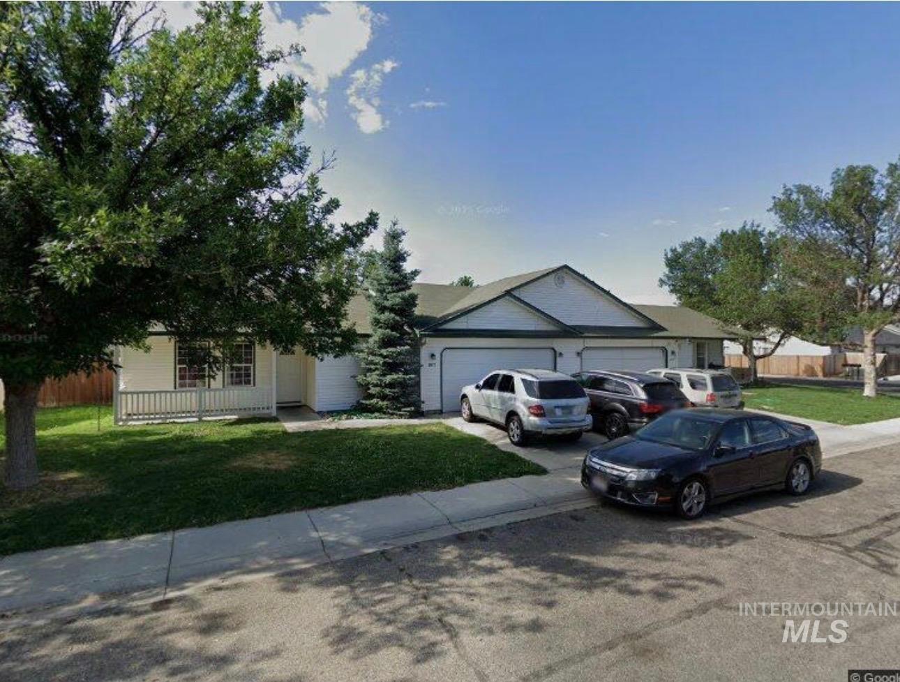 9871 S Mesquite Ct, Boise, Idaho 83704, 3 Bedrooms, 2 Bathrooms, Residential Income For Sale, Price $679,000,MLS 98990666