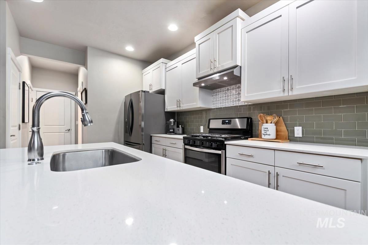 2121 S Hills Ave, Meridian, Idaho 83642, 3 Bedrooms, 2.5 Bathrooms, Residential For Sale, Price $474,990, 98990671