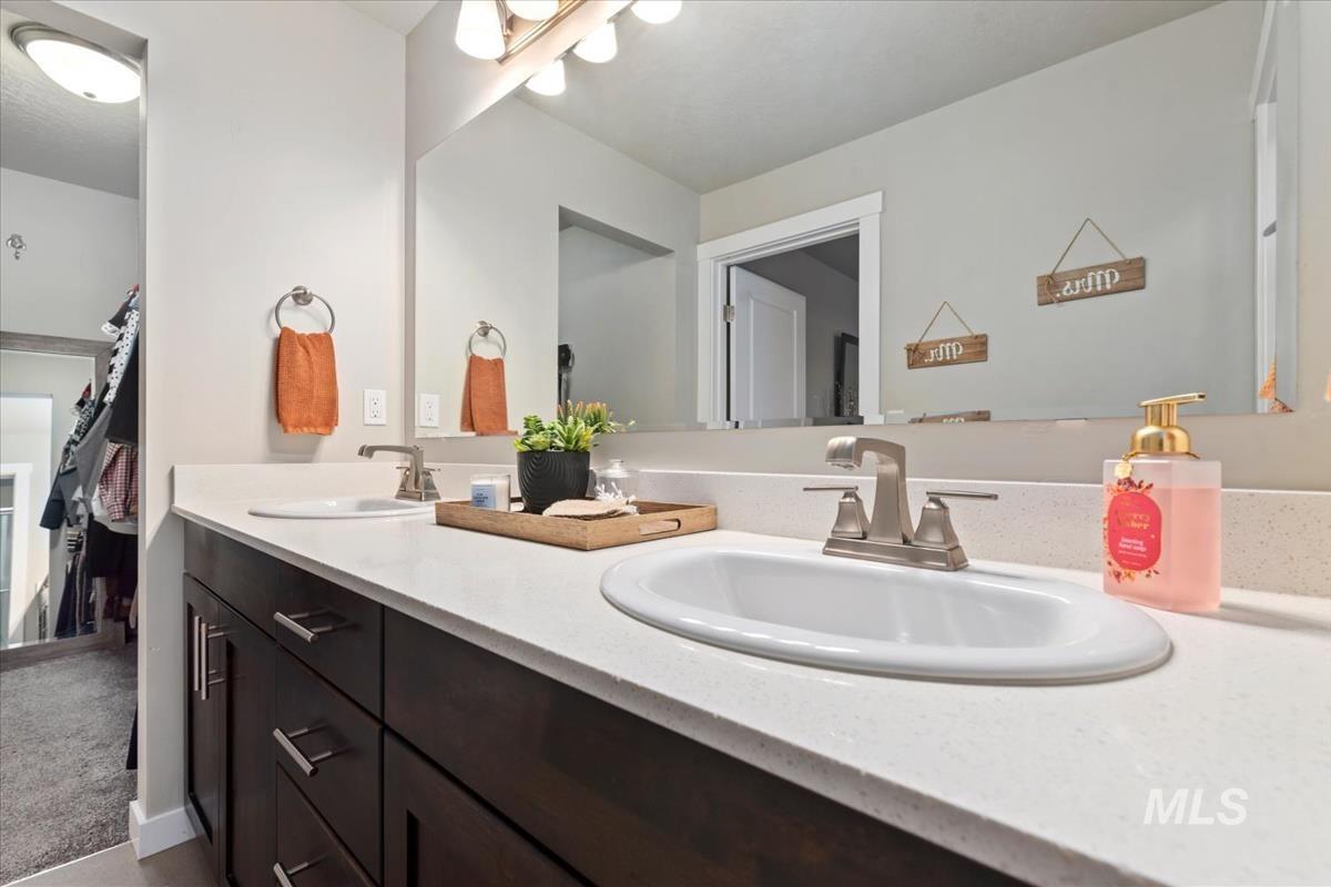 2121 S Hills Ave, Meridian, Idaho 83642, 3 Bedrooms, 2.5 Bathrooms, Residential For Sale, Price $474,990, 98990671