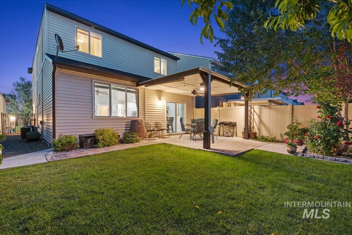 2121 S Hills Ave, Meridian, Idaho 83642, 3 Bedrooms, 2.5 Bathrooms, Residential For Sale, Price $474,990, 98990671