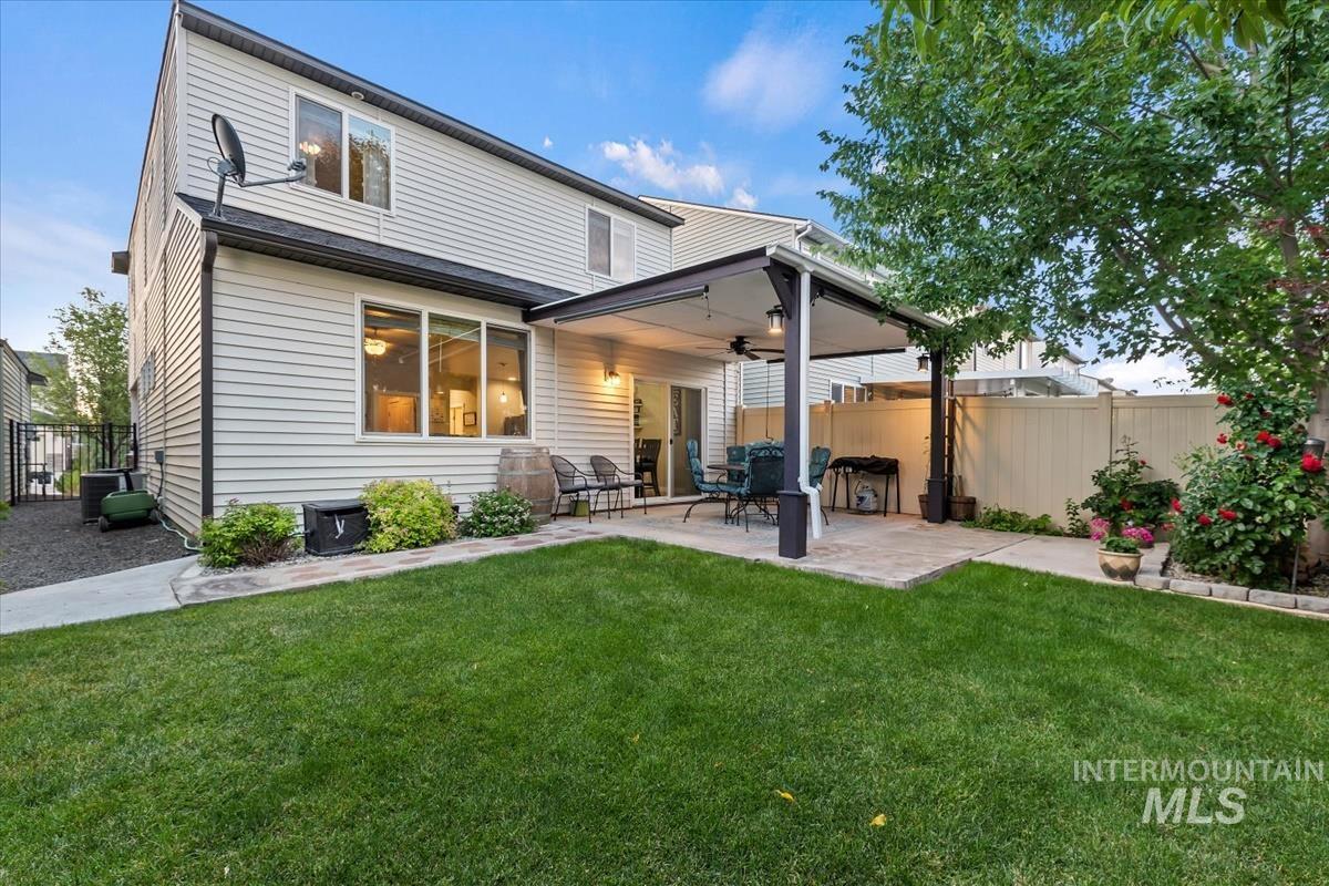 2121 S Hills Ave, Meridian, Idaho 83642, 3 Bedrooms, 2.5 Bathrooms, Residential For Sale, Price $474,990, 98990671