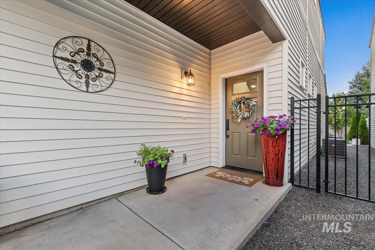 2121 S Hills Ave, Meridian, Idaho 83642, 3 Bedrooms, 2.5 Bathrooms, Residential For Sale, Price $474,990, 98990671