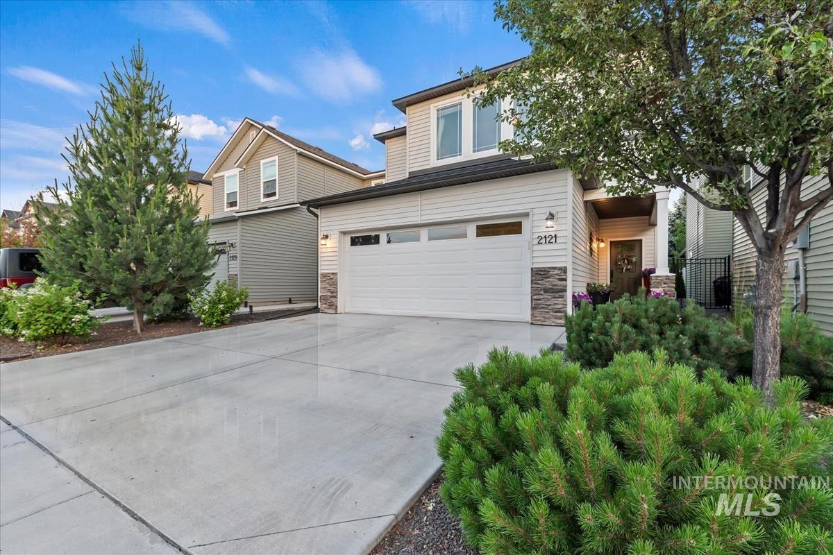 2121 S Hills Ave, Meridian, Idaho 83642, 3 Bedrooms, 2.5 Bathrooms, Residential For Sale, Price $474,990, 98990671