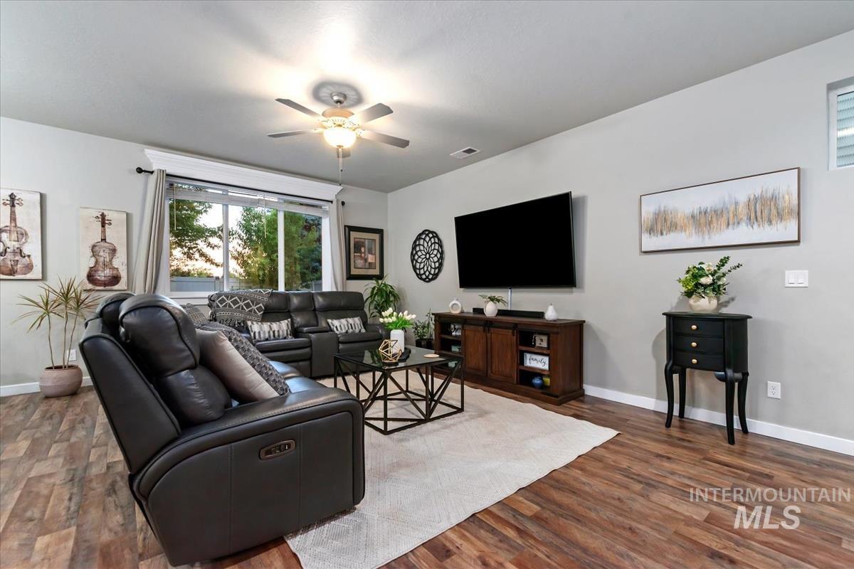 2121 S Hills Ave, Meridian, Idaho 83642, 3 Bedrooms, 2.5 Bathrooms, Residential For Sale, Price $474,990, 98990671