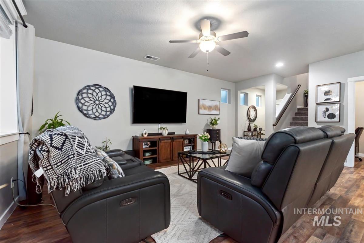 2121 S Hills Ave, Meridian, Idaho 83642, 3 Bedrooms, 2.5 Bathrooms, Residential For Sale, Price $474,990, 98990671