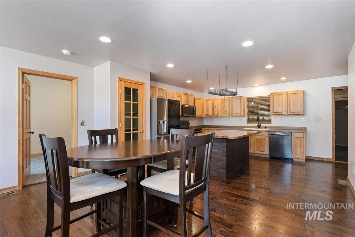 417 Elk Creek Rd, Idaho City, Idaho 83631, 4 Bedrooms, 3 Bathrooms, Residential For Sale, Price $529,900,MLS 98990672