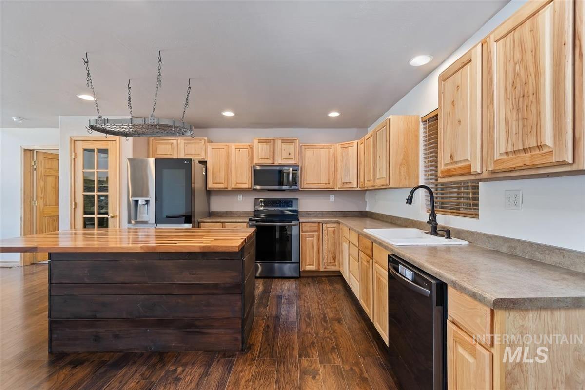417 Elk Creek Rd, Idaho City, Idaho 83631, 4 Bedrooms, 3 Bathrooms, Residential For Sale, Price $529,900,MLS 98990672