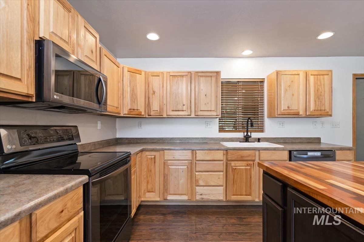 417 Elk Creek Rd, Idaho City, Idaho 83631, 4 Bedrooms, 3 Bathrooms, Residential For Sale, Price $529,900,MLS 98990672