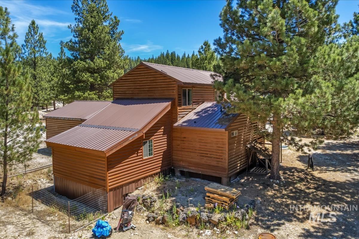 417 Elk Creek Rd, Idaho City, Idaho 83631, 4 Bedrooms, 3 Bathrooms, Residential For Sale, Price $529,900,MLS 98990672