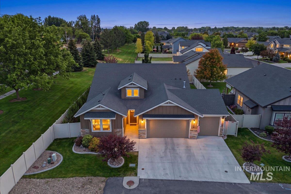 4126 S Lava Springs Loop, Nampa, Idaho 83686, 3 Bedrooms, 2 Bathrooms, Residential For Sale, Price $519,900,MLS 98990674